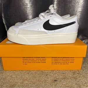 Nike White and Black Low-Top Sneakers